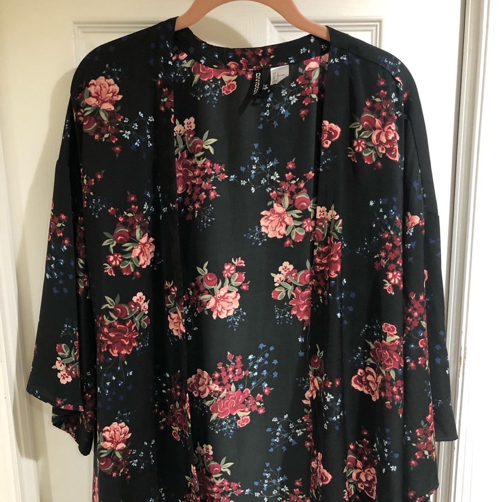 Black Floral Kimono/cardigan
